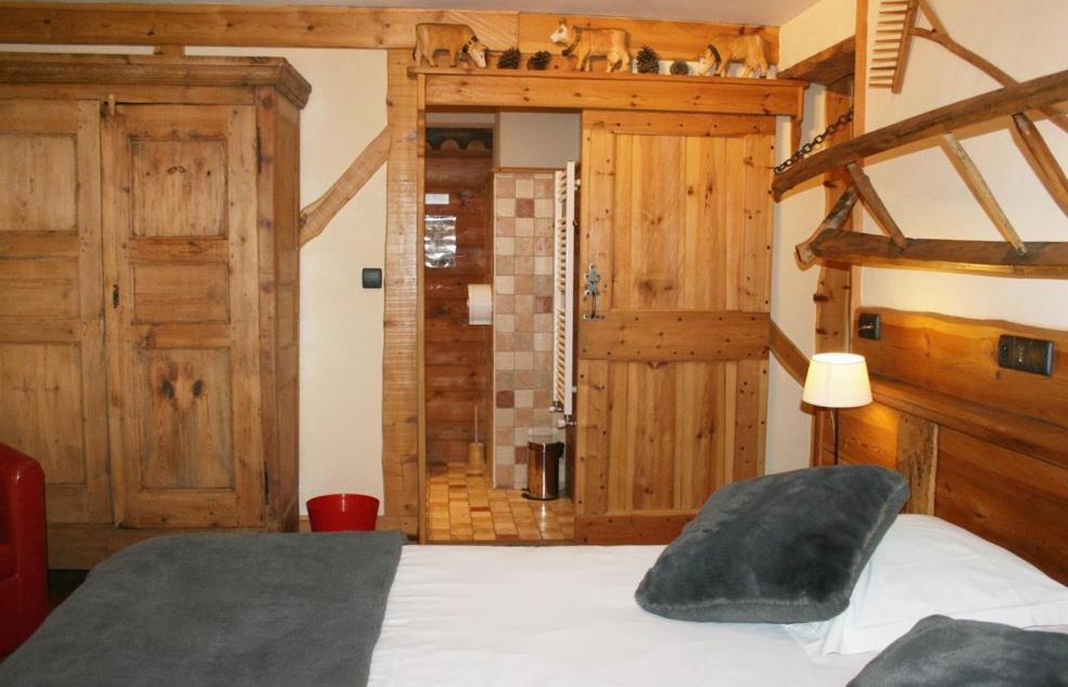 Hotel Restaurant De La Chaussee Briancon  Exterior photo